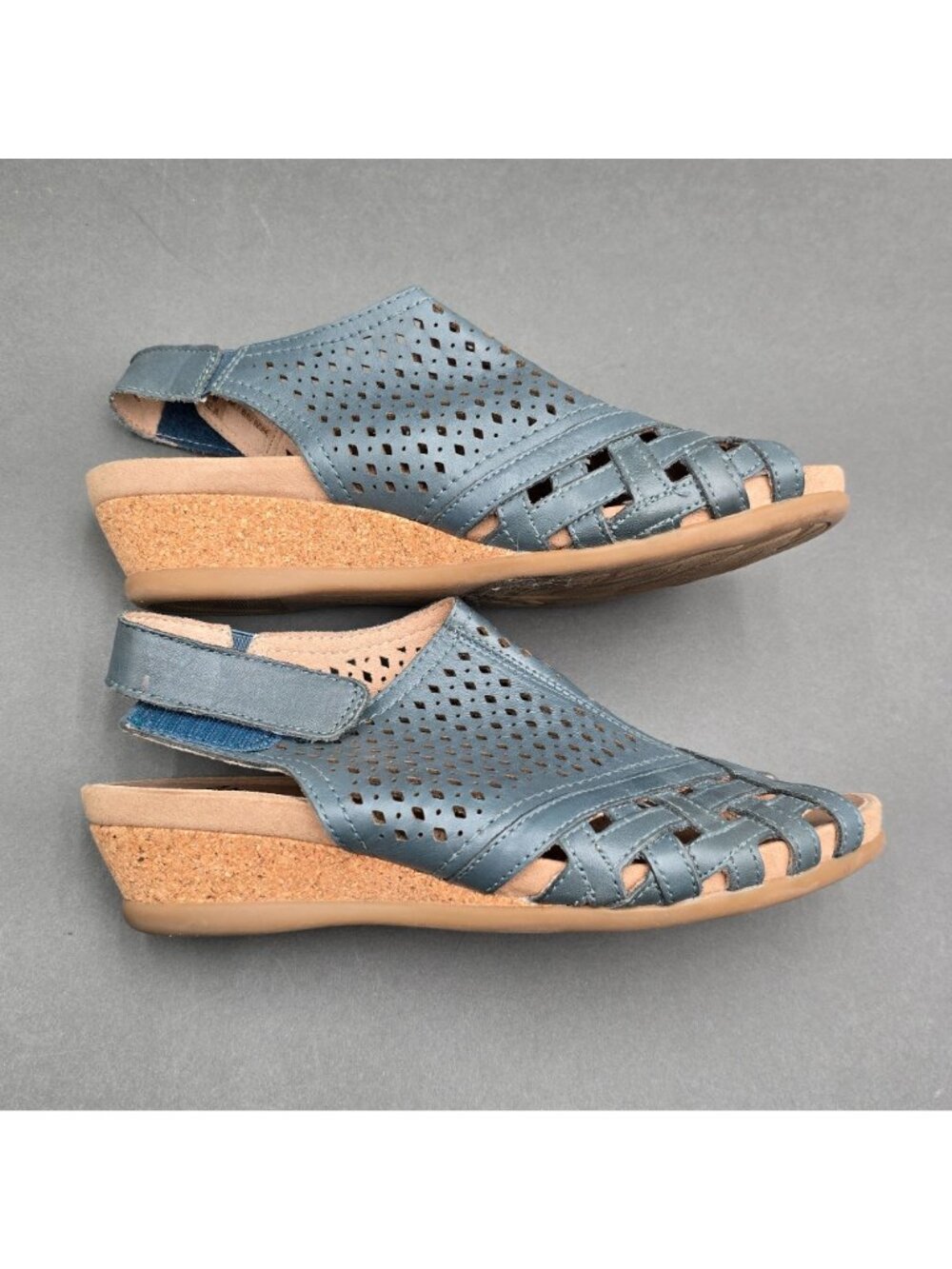 Earth Pisa Galli Blue Leather Wedge Sandals Size 7 Perforated Slingback - Picture 4 of 10